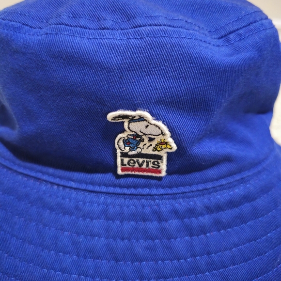 Levi's X Peanut Reversible Unisex Bucket Hat - Picture 2 of 6